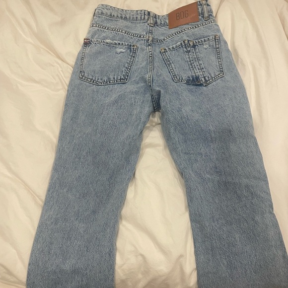 BDG CROPPED ANKLE DISTRESSED JEAN - Picture 3 of 5